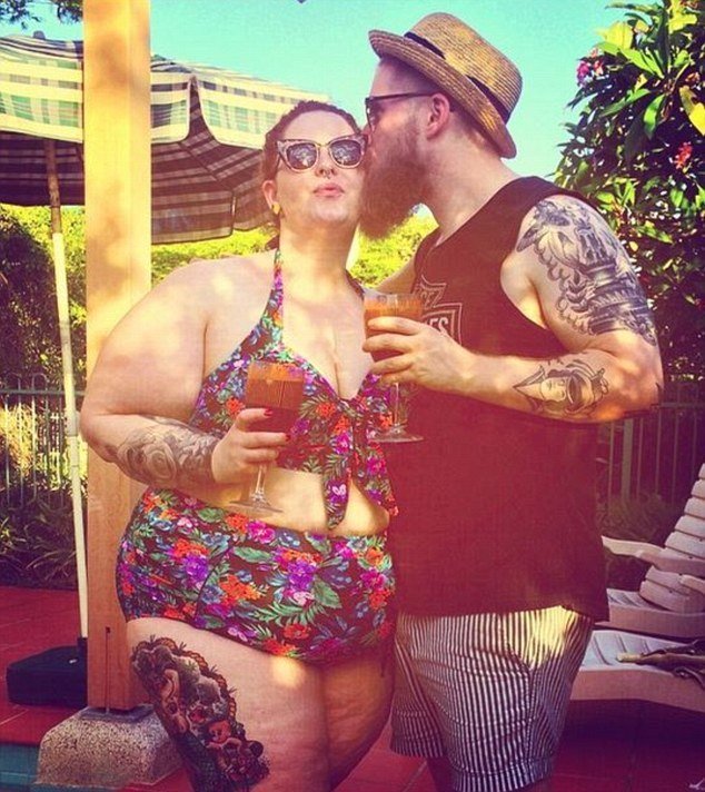 Tess Holliday se snoubencem.