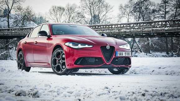 TEST Alfa Romeo Giulia Veloce – S krásnou baletkou po zajímavých mostech