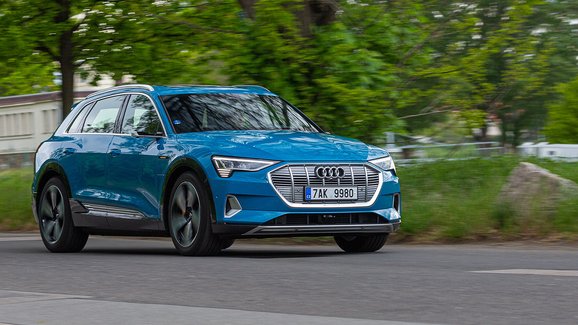 TEST Audi e-tron 55 quattro – Když to musí být, ať je to nějak takto