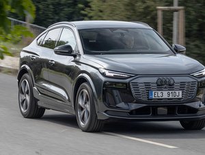 Audi obrací vývoj elektromobilů naruby. Vibrace netlumí, patentuje neutrál i umělou prodlevu turba