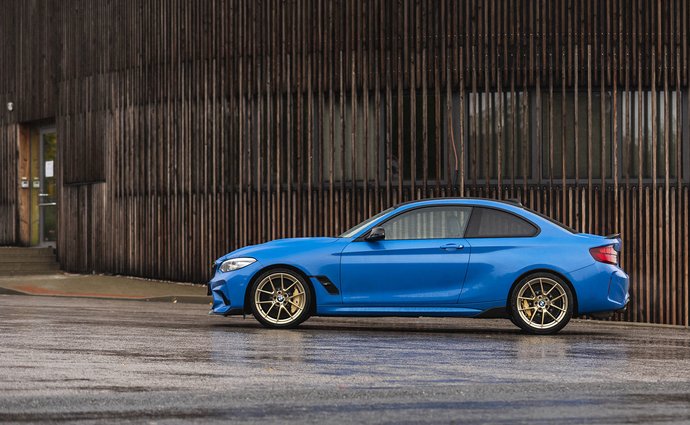 BMW M2 CS