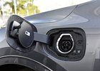 Proč se nádrž plug-in hybridů otevírá zevnitř auta? Důvod je ryze technický