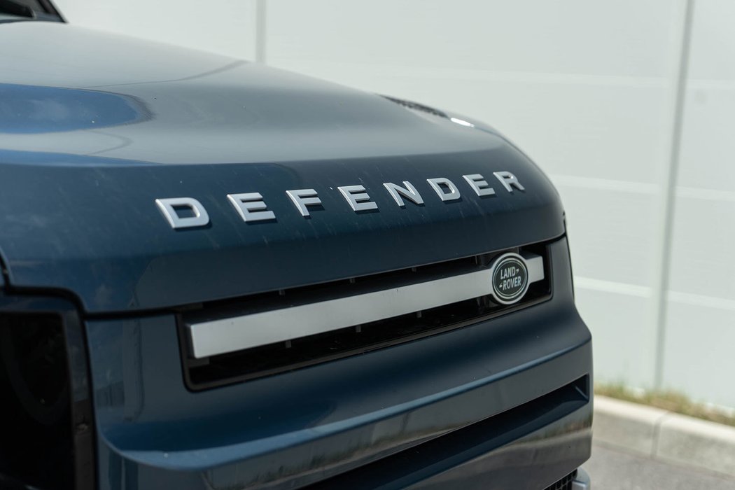 Land Rover Defender 90 S D200