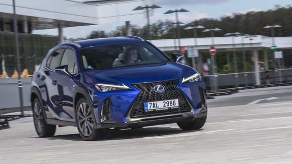 TEST Lexus UX 250h – Hybrid s duší Evropana