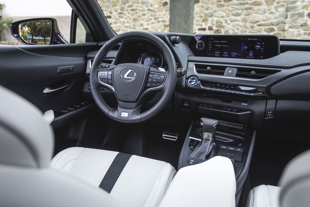 Lexus UX 250h