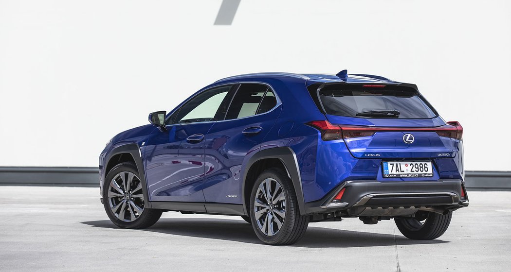 Lexus UX 250h