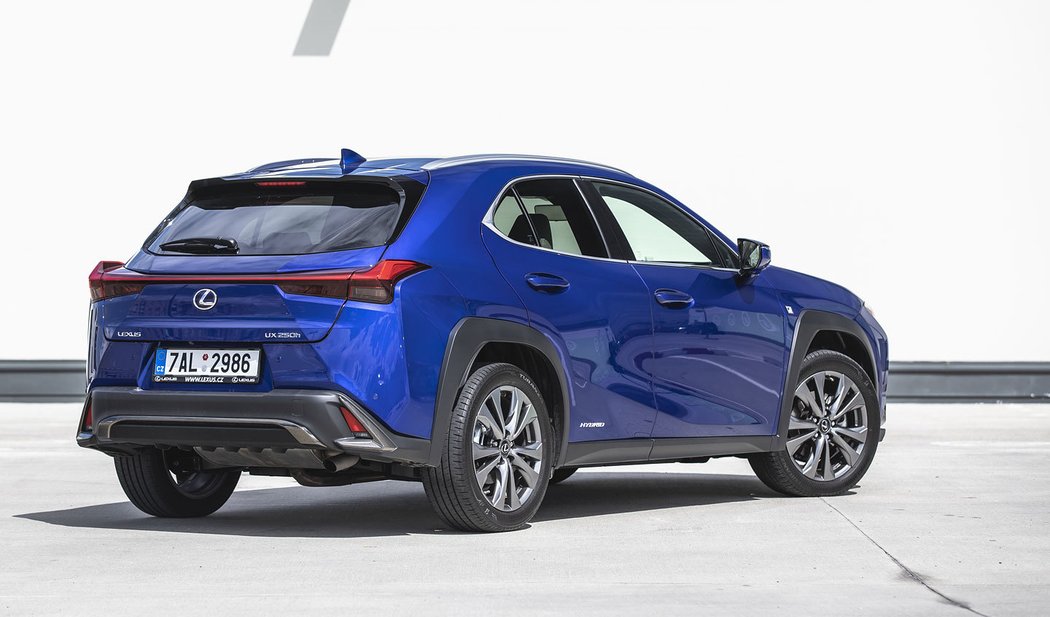 Lexus UX 250h