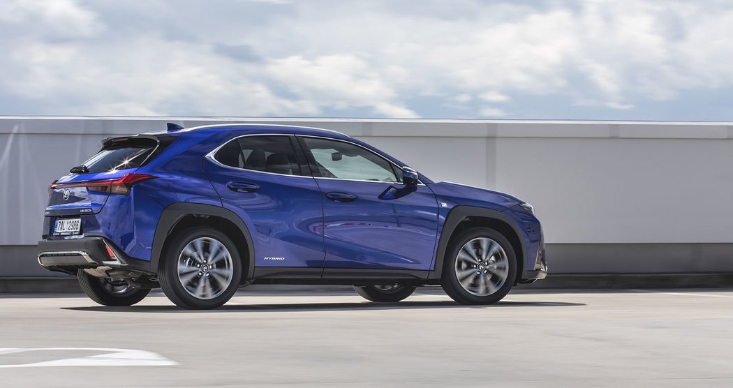 Lexus UX 250h