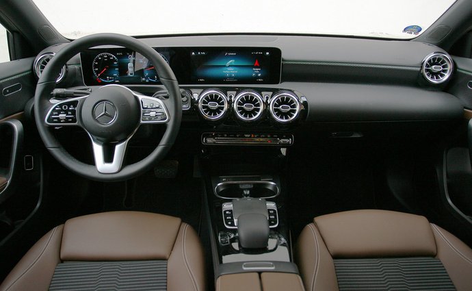 Mercedes-Benz A 200 Sedan