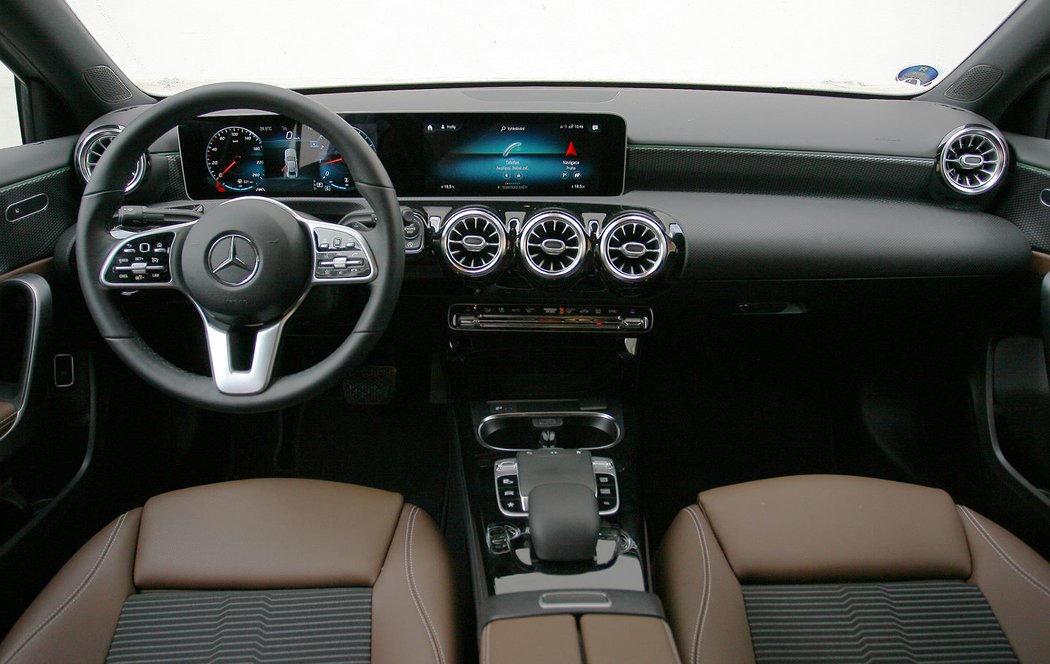 Mercedes-Benz A 200 Sedan