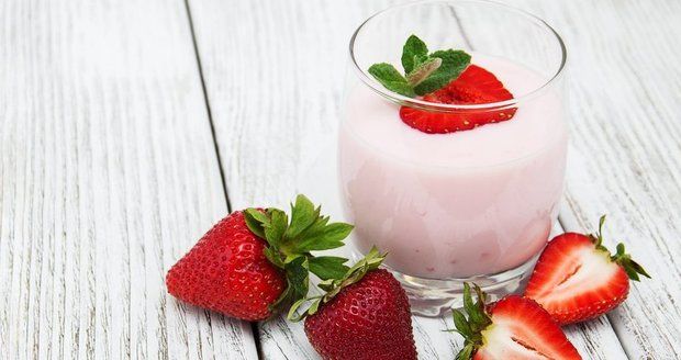 Test Blesku - jahodové jogurtové nápoje