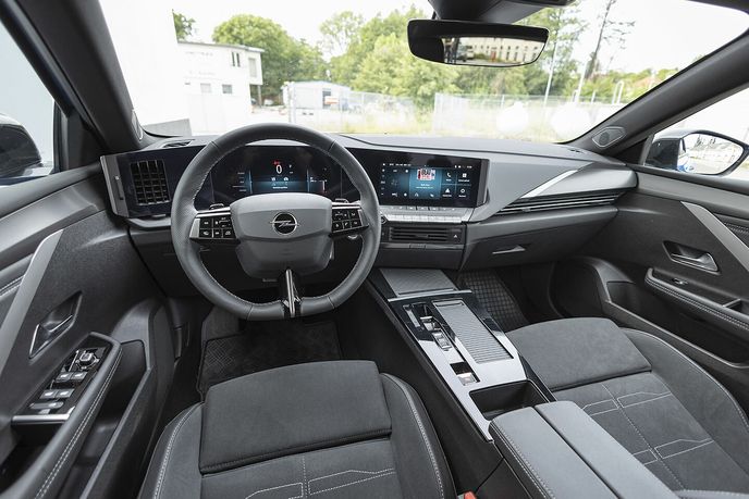 Opel Astra ST Hybrid Opel Astra ST Hybrid