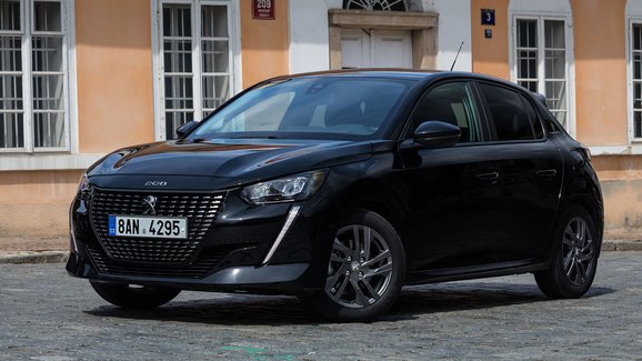 TEST Peugeot 208 1.2 PureTech 100 (74 kW) EAT8 – Zaujme stylový prcek automatem? 