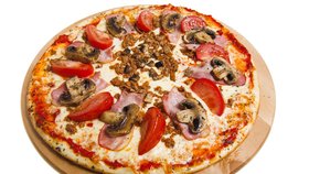 Test Blesku - šunková pizza