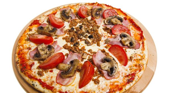 Test Blesku - šunková pizza