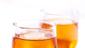 Rumový éter podle Evropského úřadu pro bezpečnost potravin obsahuje rakovinotvorné látky, především furan.