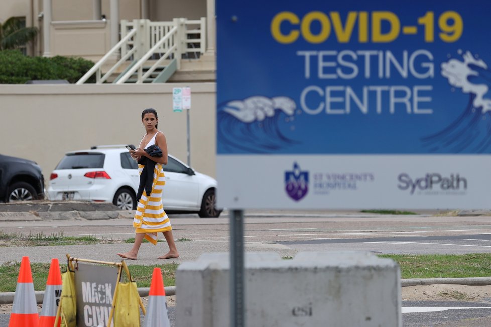 Testovací středisko na pláži Bondi v Sydney nezažívá příliš velký nápor lidí (23.11.2020)