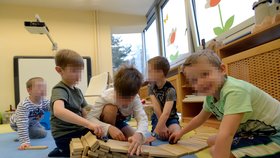 Předškoláci se vrátili 12. dubna 2021 do Mateřské školy Kotlaska v Praze. Při vstupu děti čekalo testování na koronavirus, které budou povinně podstupovat dvakrát týdně.