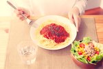 Jak správně vařit špagety? Zapomeňte na olej do vody i proplachování!