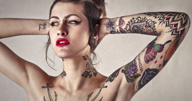 Rakovina i neplodnost. Tetování vám může zničit život, varují odborníci