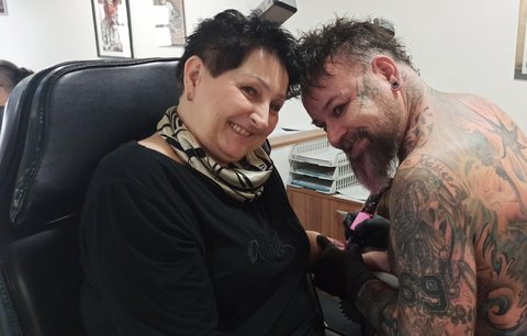 30 let spolu: Iveta a Miloš si dali k Valentýnu společné tetování!