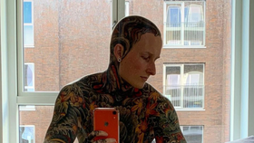 Pětadvacetiletý Tristan Weigelt má tetování na 95 % těla.
