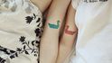 Symbolem vzájemné lásky nemusí být pouze prstýnek, ale také tetování. 