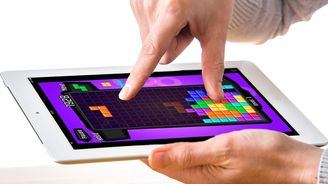 Populární hře Tetris je třicet let, slavilo se hraním na rekordní obrazovce