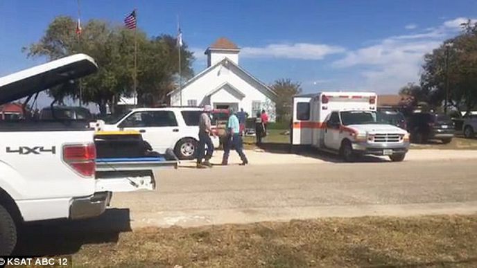 Střelba v texaském kostele během bohoslužby.