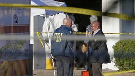 Vyšetřování na místě texaského masakru v Sutherland Springs