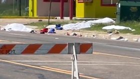 Do lidí na zastávce autobusu v Texasu najelo auto, na místě podle policie zůstalo sedm mrtvých a nejméně šest zraněných