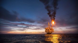 Osekávání investic skončilo, americká těžba ropy vstává z mrtvých