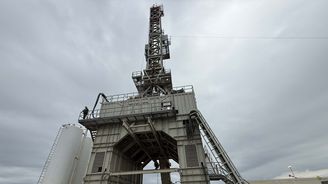Žhavé zlato kilometry pod zemí. Čeští krtci vyvrtali nezávislost na energiích z Ruska Žhavé zlato kilometry pod zemí. Čeští krtci vyvrtali nezávislost na energiích z Ruska