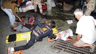 Série pumových atentátů v Thajsku zabila nejméně tři lidi