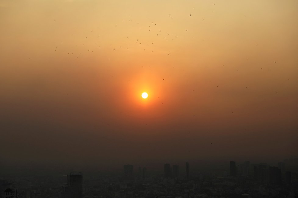 Thajskou metropoli Bangkok zahalil smog. (30.1.2019)