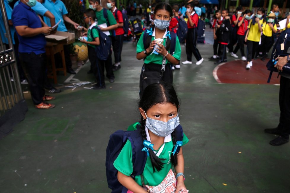 Thajskou metropoli Bangkok zahalil smog. (30.1.2019)