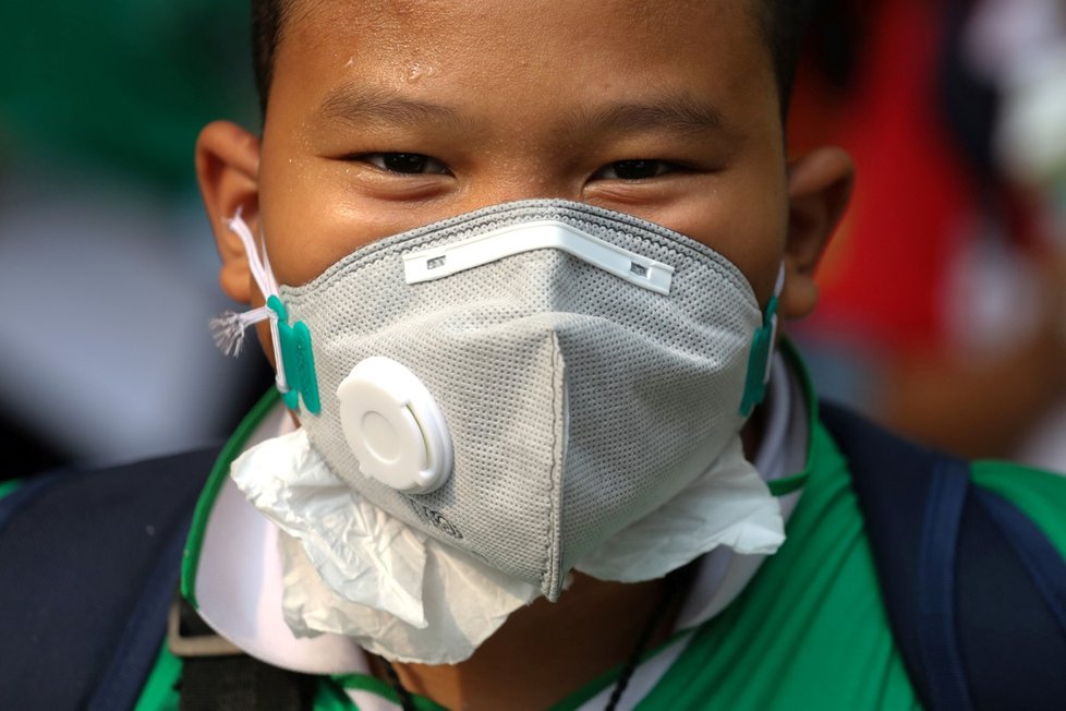 Thajskou metropoli Bangkok zahalil smog. (30.1.2019)