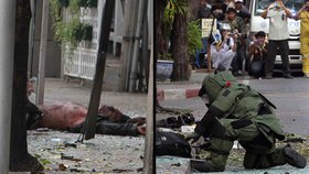 Atentátník íránského původu odpálil v Bangkoku tři nálože, které naštěstí nikoho nezabily. Jemu to utrhlo obě nohy