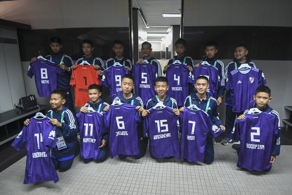 Thajští chlapci z jeskyně navštívili olympijské hry mládeže v Buenos Aires.