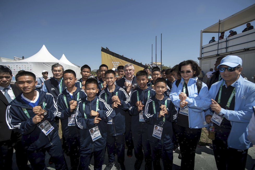 Thajští chlapci z jeskyně navštívili olympijské hry mládeže v Buenos Aires.