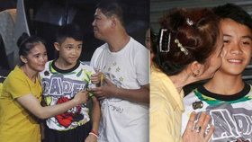 Thajští chlapci už jsou doma s rodinou, z nemocnice byli propuštěni ve středu 18. července poté, co téměř tři týdny strávili v zatopené jeskyni.