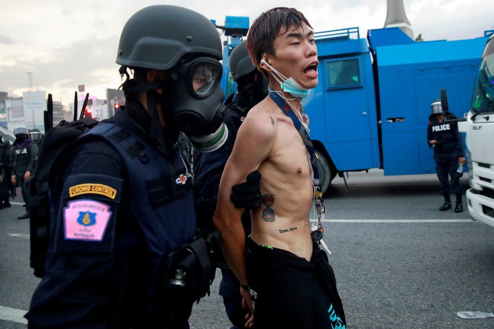 Protivládní demonstrace v Bangkoku: Demonstranti vyčetli vládě selhání při řešení pandemie covidu-19 (7. 8. 2021)