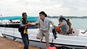 Po neštěstí turistické lodi v Thajsku zůstalo nejméně 27 mrtvých (6. 7. 2018)