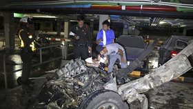 Na thajském ostrově Koh Samui, což je oblíbená destinace turistů, vybuchla bomba v garážích obchodního centra.