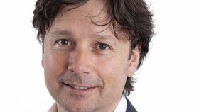 Spoluzakladatel ASOS Quentin Griffiths (†58) zemřel po pádu z balkonu.