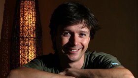 Spoluzakladatel ASOS Quentin Griffiths (†58) zemřel po pádu z balkonu.