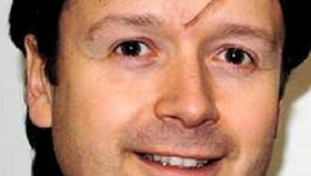 Spoluzakladatel ASOS Quentin Griffiths (†58) zemřel po pádu z balkonu.