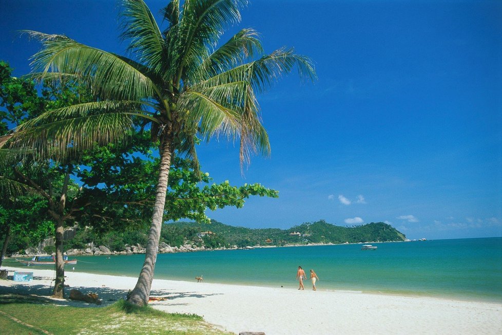Thajské pláže lákají turisty, nyní jsou ale kvůli tropické bouři prázdné. (Ilustrační foto)