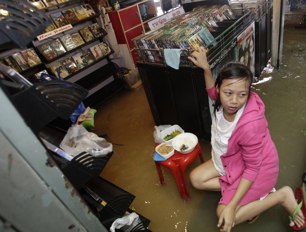 Obyvatelé Thajska jsou zaplaveni vodou