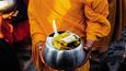 Bat – mísa buddhistického mnicha, do které sbírá od věřících jídlo, hygienické potřeby a papírové bankovky